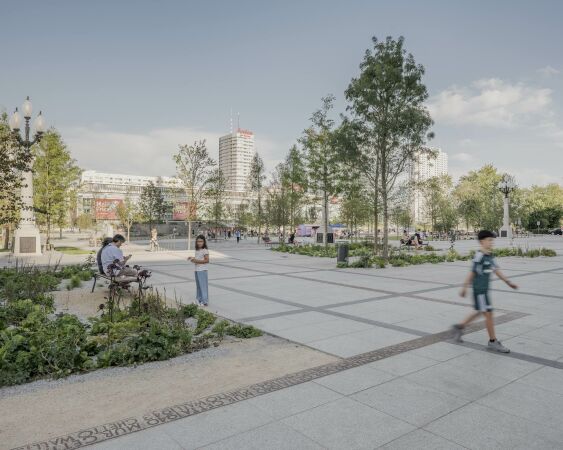 Platzgestaltung am Kulturpalast von A-A Collective