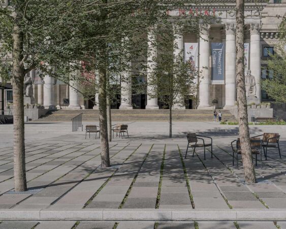 Platzgestaltung am Kulturpalast von A-A Collective