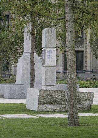 Platzgestaltung am Kulturpalast von A-A Collective