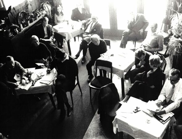 sterreichischer Architekturkongress 1970 im Looshaus in Payerbach. Grndungsmitglieder der GFA im Bild: Friedrich Kurrent, Maria Biljan-Bilger, Friedrich Achleitner, Traude Windbrechtinger