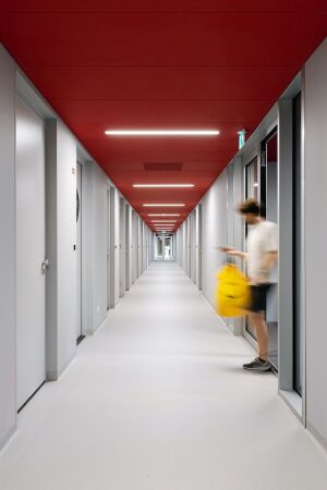 Studierendenwohnheim in Delft von Studioninedots