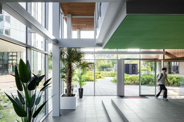 Studierendenwohnheim in Delft von Studioninedots