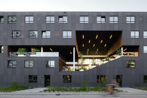 Studierendenwohnheim in Delft von Studioninedots