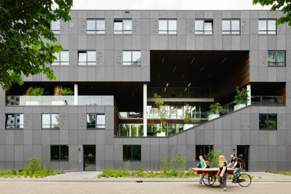 Studierendenwohnheim in Delft von Studioninedots