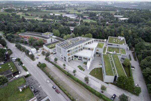 Schulerweiterung in Stuttgart von a+r Architekten