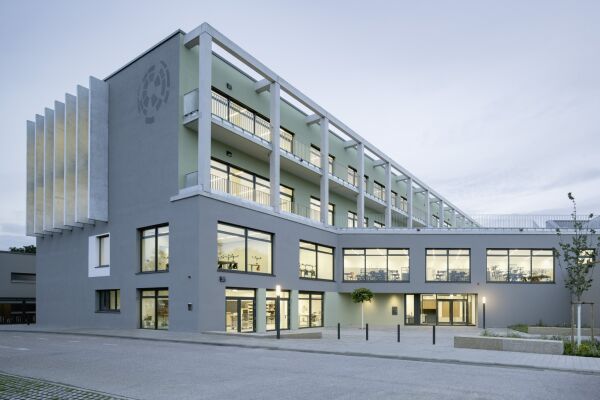 Schulerweiterung in Stuttgart von a+r Architekten
