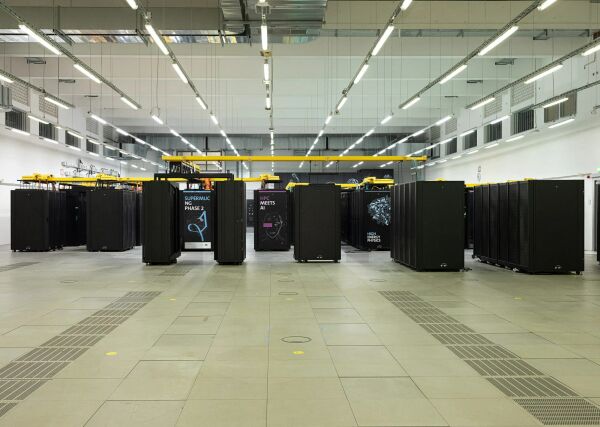 Mit mehr als 55 Billiarden Rechenoperationen pro Sekunde untersttzt SuperMUC-NG groangelegte Simulationen in Bereichen wie Astro- und Teilchenphysik, Strmungsmechanik, Umweltwissenschaften und Life Sciences.