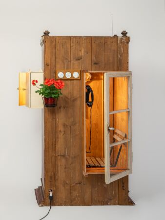 Studiolo im privaten Gehuse  S12, 2025, 215 x 115 x 75 cm (HBT) von Regina Baierl