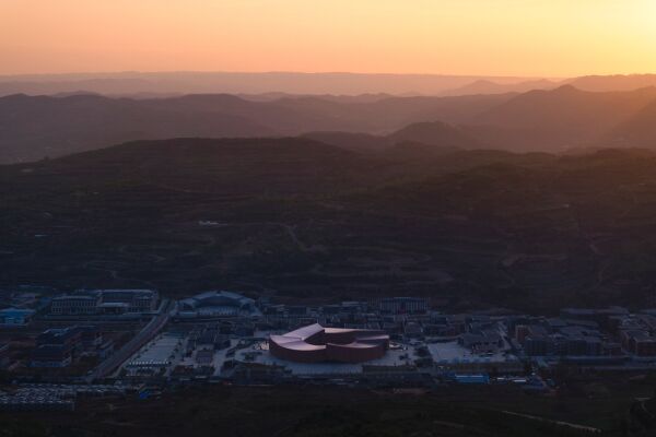 Besucherzentrum in Gansu von ZXD Architects und BIAD
