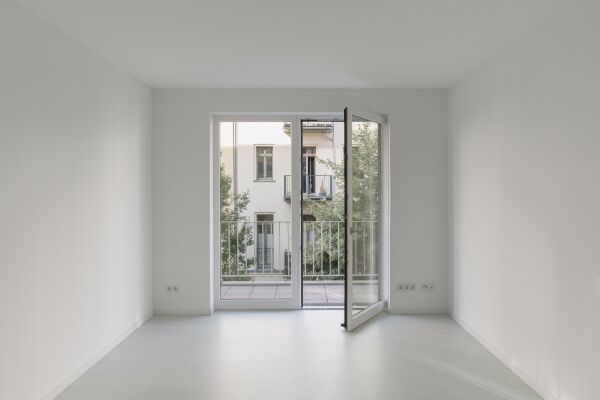 Eckhaus mit Laubengangerschlieung an der Pintschstrae