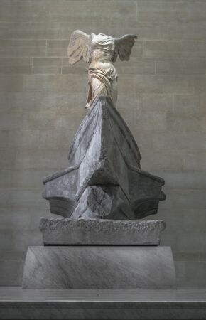 Nike von Samothrake im Pariser Louvre, Foto: Wikimedia Commons/ KHo235/ CC0 1.0 Universal