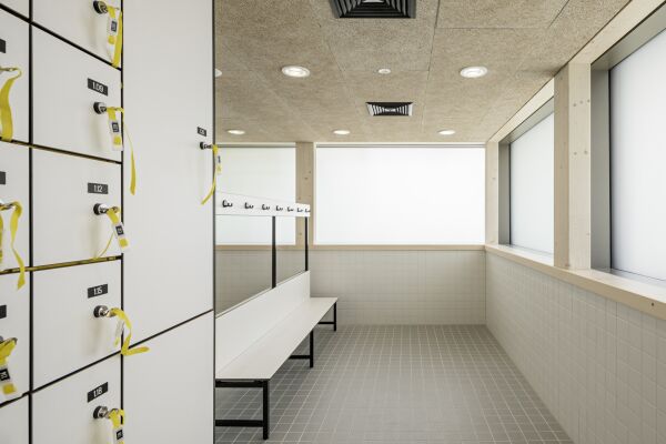 Schwimmbaderweiterung in Wien von illiz architektur