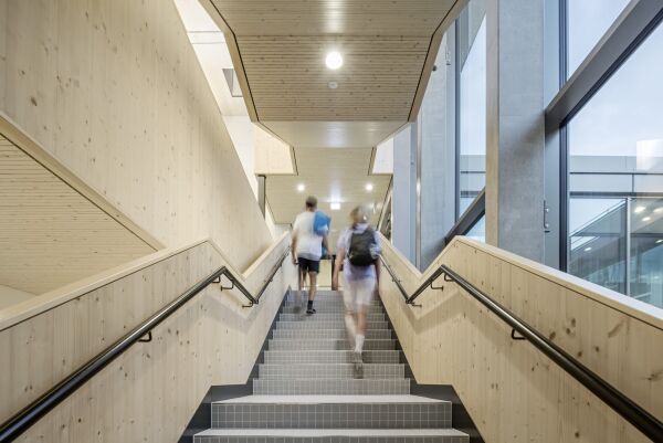 Schwimmbaderweiterung in Wien von illiz architektur