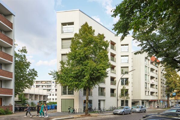 Anerkennung: Ein Monolith als Lckenschluss in Berlin von DMSW Architekten