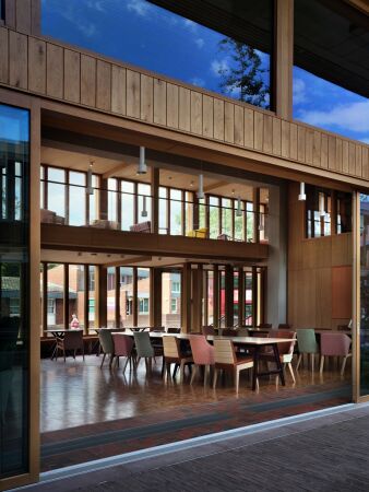 Stirling Prize, Neave Brown Award for Housing und Client of the Year: Appleby Blue Almshouse von Witherford Watson Mann Architects (London)