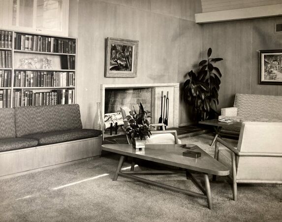 Dayton House, Kaminecke im Wohnraum, Foto: 1950.
