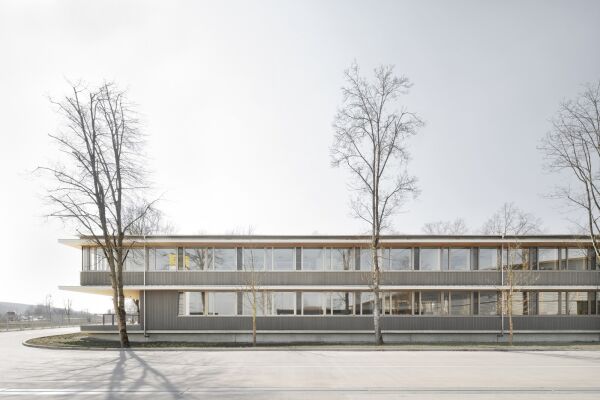 Engere Wahl: B�rogeb�ude in Gundremmingen von gumpp.heigl.schmitt architekten & juli architekten wietzorrek klaffke, Bauherrin: Scheiffele-Schmiederer Holzwerke