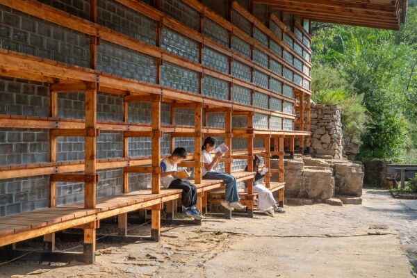 Social Engagement Award: LUO studio (Peking) mit dem Beitrag Zheshui Natural Library in China