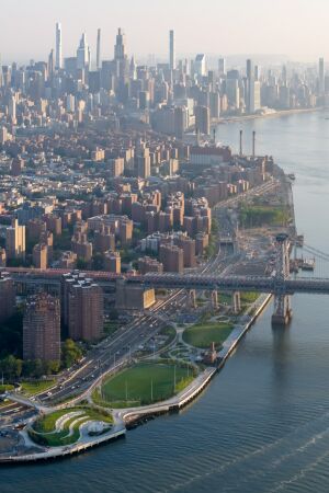 Krzlich erffnete der erste Abschnitt der umgestalteten East Side Coastal Resiliency (ESCR) am Hudson River in New York.