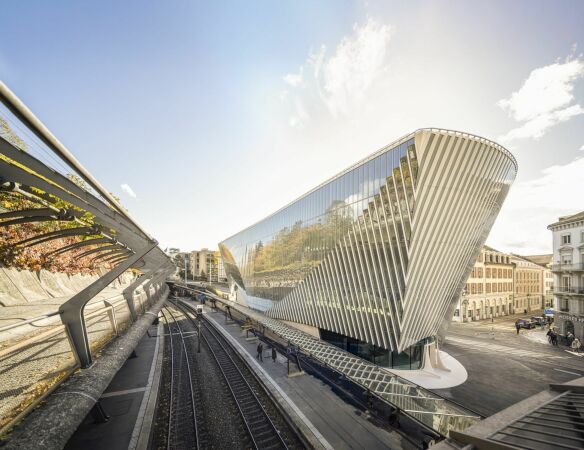 Brohaus mit Fahrradgarage in Zrich