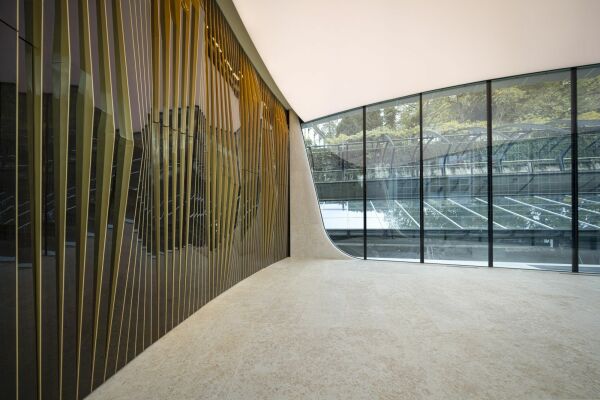 Brohaus mit Fahrradgarage in Zrich