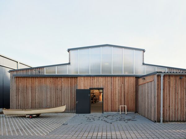 Bootshalle in Hamburg von kbnk Architekten