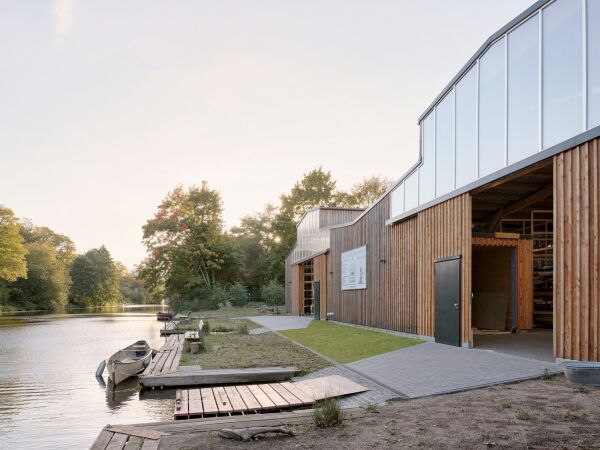 Bootshalle in Hamburg von kbnk Architekten