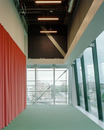 Medienzentrum in Brssel von Bruther und Baukunst