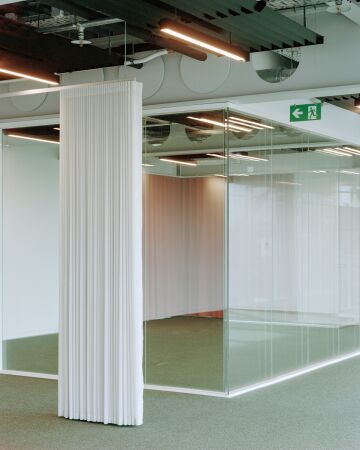 Medienzentrum in Br�ssel von Bruther und Baukunst