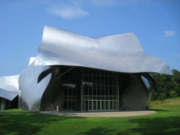 Richard B. Fisher Center for the Performing Arts, Bard College (2003). Foto: Daderot, Public domain, via Wikimedia Commons