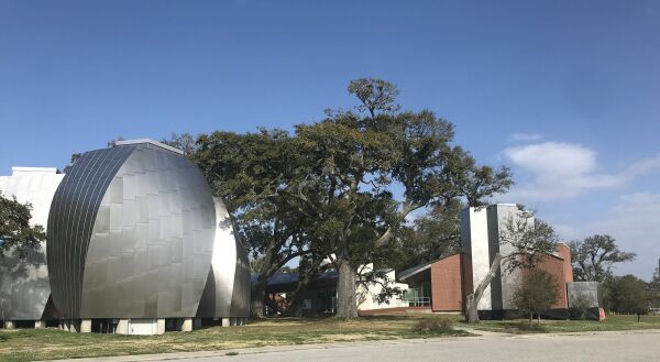 Ohr-O'Keefe Museum of Art in Biloxi (2004�2010/14). Foto: WeaponizingArchitecture, CC BY-SA 4.0, via Wikimedia Commons