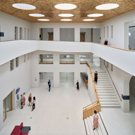 Sonderpreis f�r �ffentliches Bauen in Bestand: Rathaus Frankfurt Oder von ff-Architekten Feldhusen Fleckenstein in Zusammenarbeit mit Andreas Schwarz Architekten (beide Berlin)