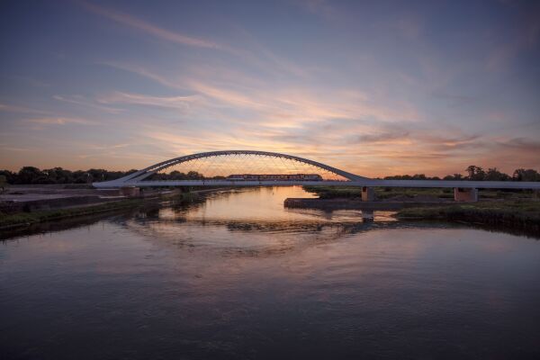 Baukulturpreis 2025: Eisenbahn�berf�hrung �ber die Oder bei K�strin von Knight Architects (London)/ Ingenieurb�ro Sch��ler-Plan (D�sseldorf/Berlin/ schlaich-bergermann-partner (Berlin)