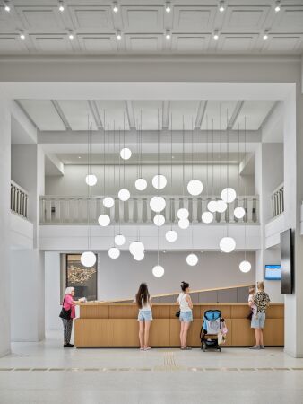 Sonderpreis f�r �ffentliches Bauen in Bestand: Rathaus Frankfurt Oder von ff-Architekten Feldhusen Fleckenstein in Zusammenarbeit mit Andreas Schwarz Architekten (beide Berlin)