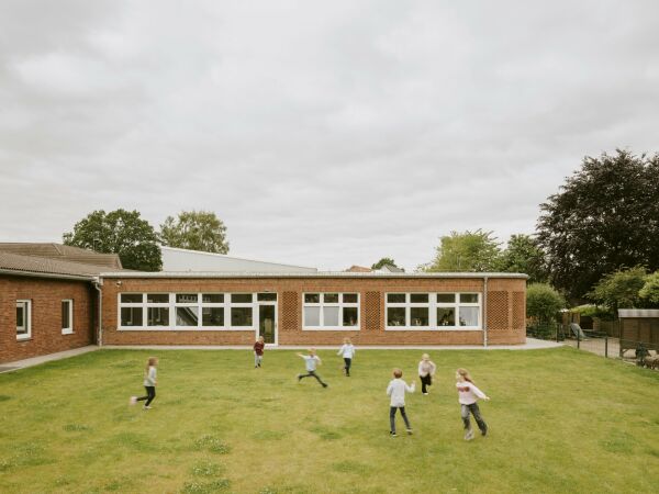 Schulerweiterung in Holm von Jan Braker Architekt