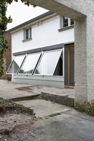 Umbaus eines Hotels zu einem Wohnhaus in Karst von Saatschaller (Leipzig)