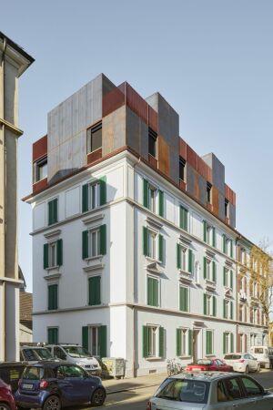 Wohnhausaufstockung von Baukombinat in Z�rich