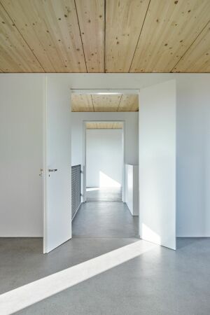 Wohnhausaufstockung von Baukombinat in Z�rich