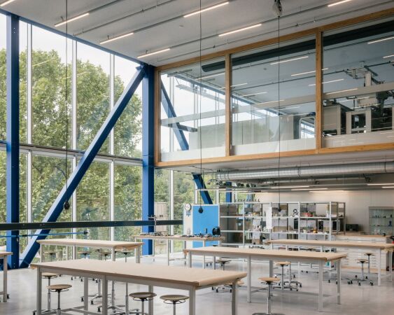 Campuserweiterung in Enschede von Civic Architects und VDNDP