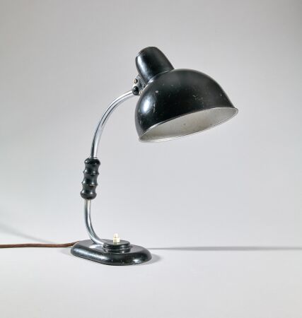 Tischleuchte aus der Serie �Idell� im Stadtmuseum Wiesbaden.