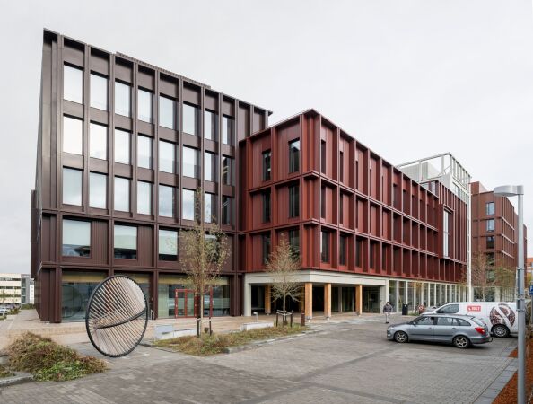 Beh�rdenbau in Odense von C.F. M�ller Architects