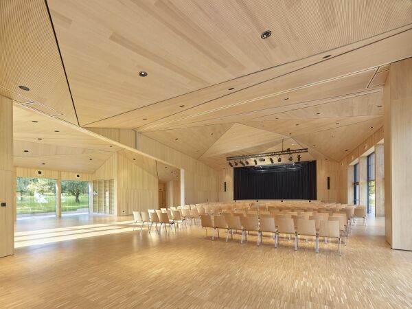 Mehrzweckhalle von D�Aloisio Architekten