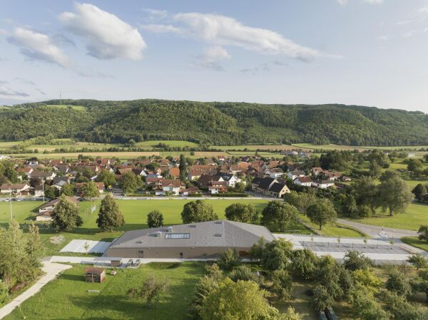 Mehrzweckhalle von D�Aloisio Architekten