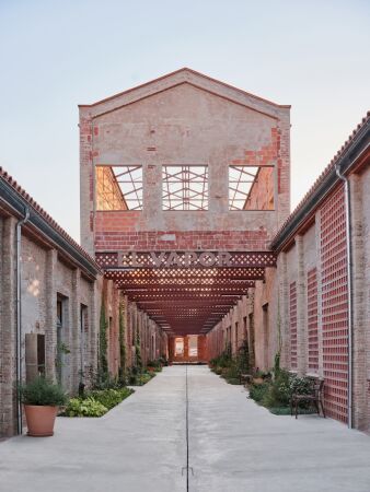 Umbau zu Sozialer Einrichtung in Terrassa von H Arquitectes