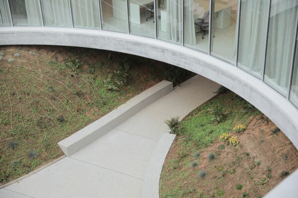 B�rogeb�ude bei Zagreb von Mikelic Vres Arhitekti