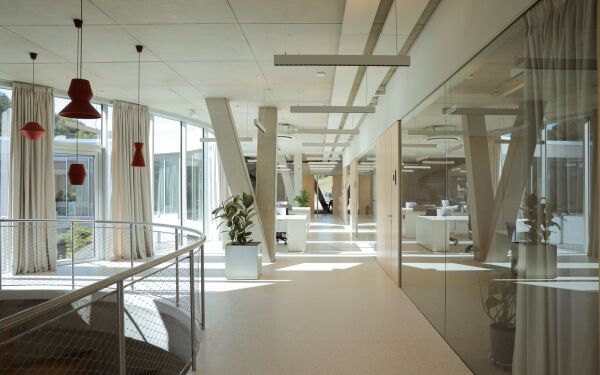 B�rogeb�ude bei Zagreb von Mikelic Vres Arhitekti