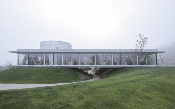 B�rogeb�ude bei Zagreb von Mikelic Vres Arhitekti