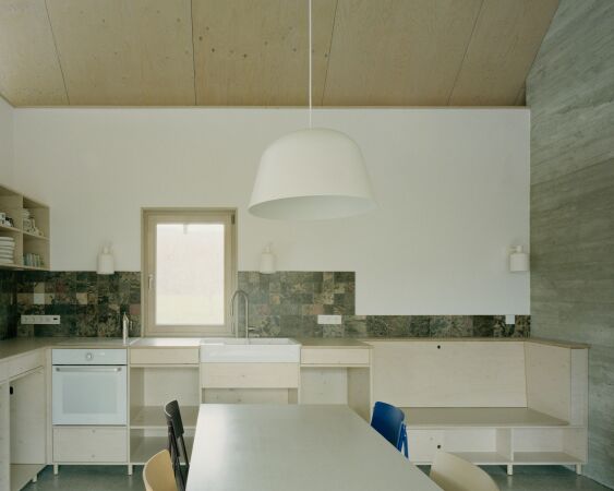 Einfamilienhaus in Ungarn von OKKA Architects