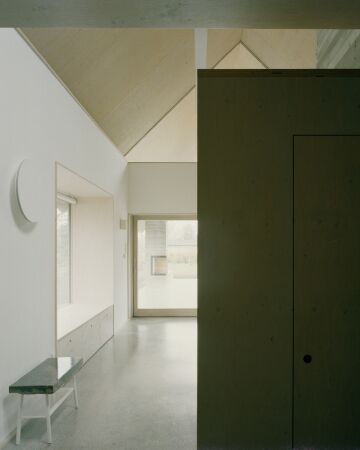 Einfamilienhaus in Ungarn von OKKA Architects
