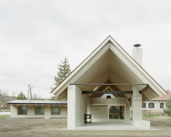 Einfamilienhaus in Ungarn von OKKA Architects